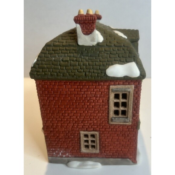 Department 56 Heritage Village Collection. Dickens Village. Fezziwigs Warehouse - Picture 4 of 6